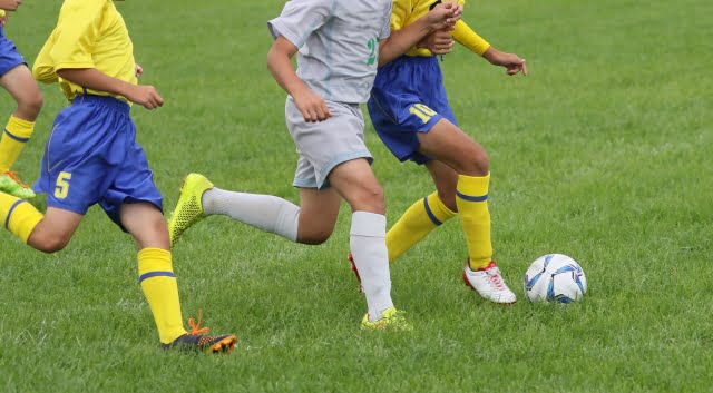 サッカー少年４ - スポーツ保険へ加入を～安心してサッカー、フットサルを楽しむために